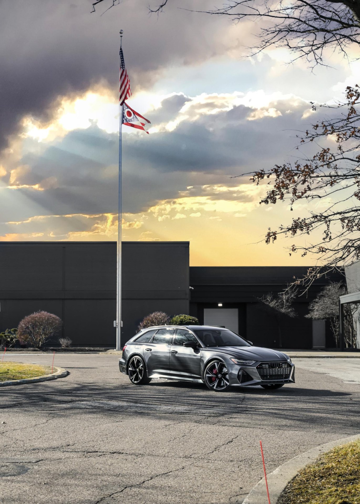 Luxury Automotive — frame 3